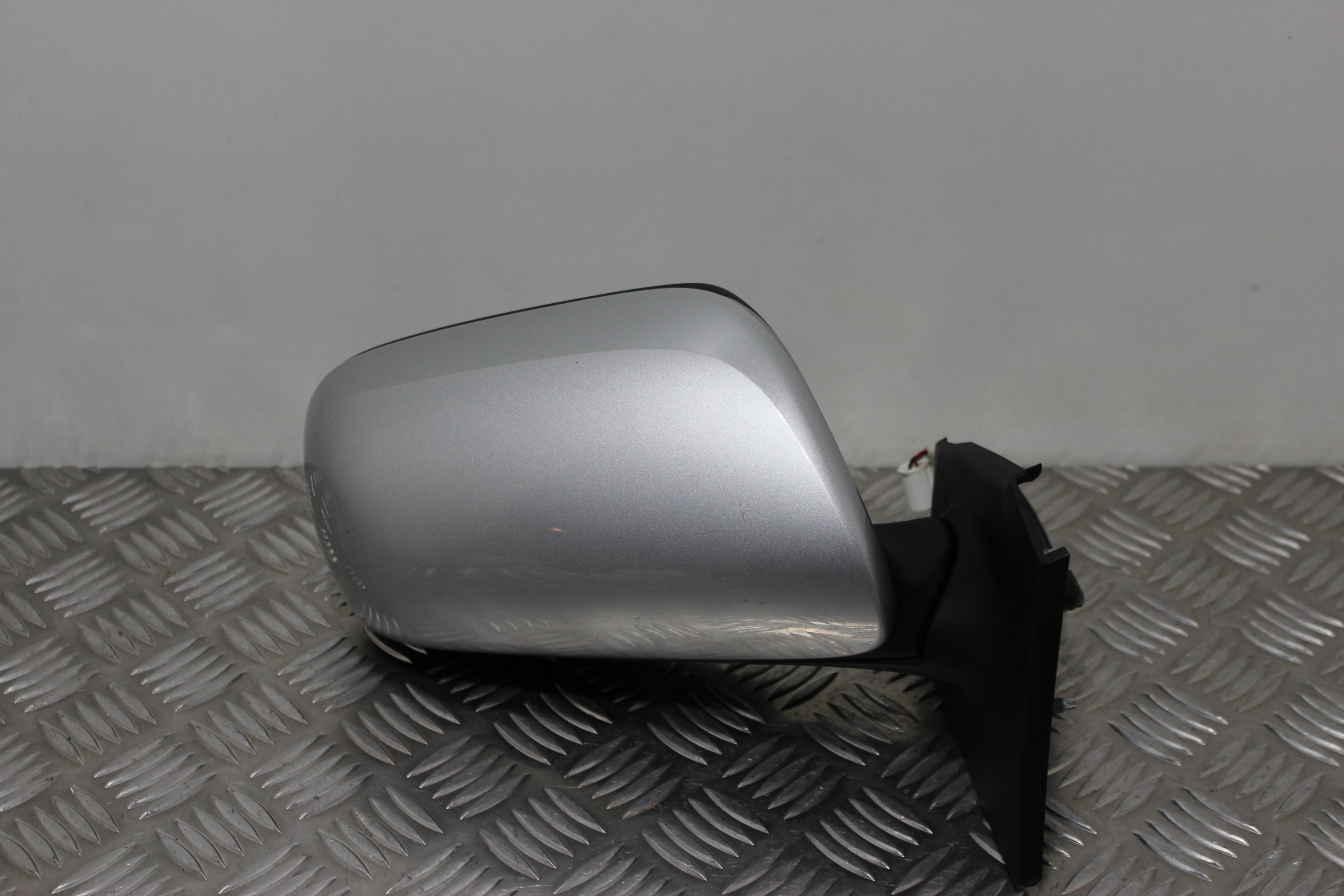 Toyota Yaris Door Mirror Drivers Side removed from another vehicle -  - Toyota Yaris 2007 Petrol 1.0L Manual 5 Speed 5 Door Electric Mirrors, Electric Windows Front, Red